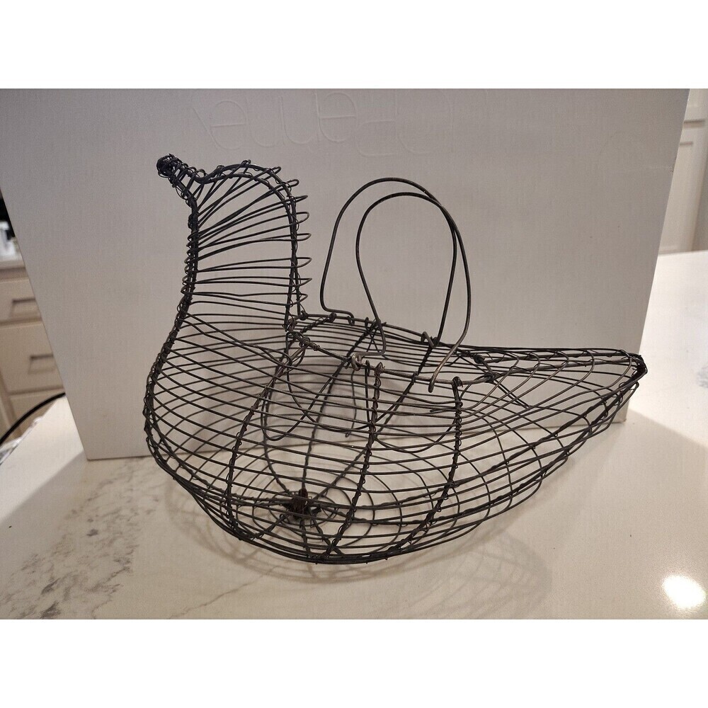 VTG Wire Egg Basket Hen Chicken Bird Metal Handles Farm Homestead 11.5 X 8.5”